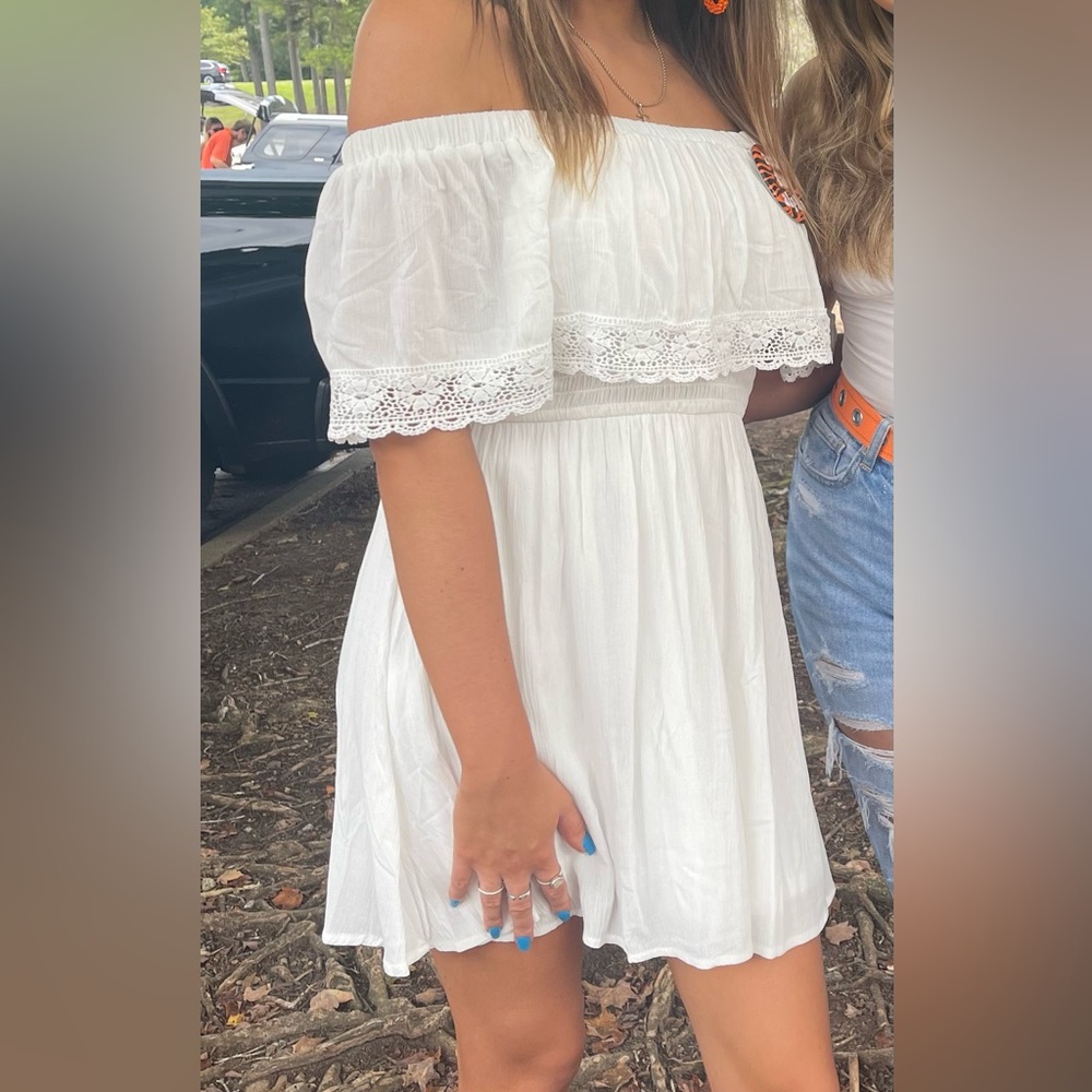 Identity off the shoulder ruffle white dress size M